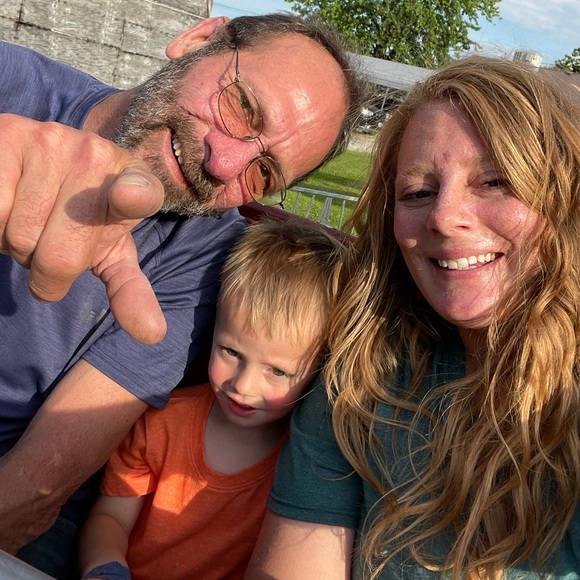 MEET YOUR POSHER - Picture 3 of 7